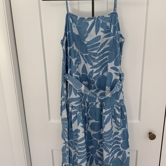 Brand New Women’s Gap XS Denim Dress - Picture 3 of 5
